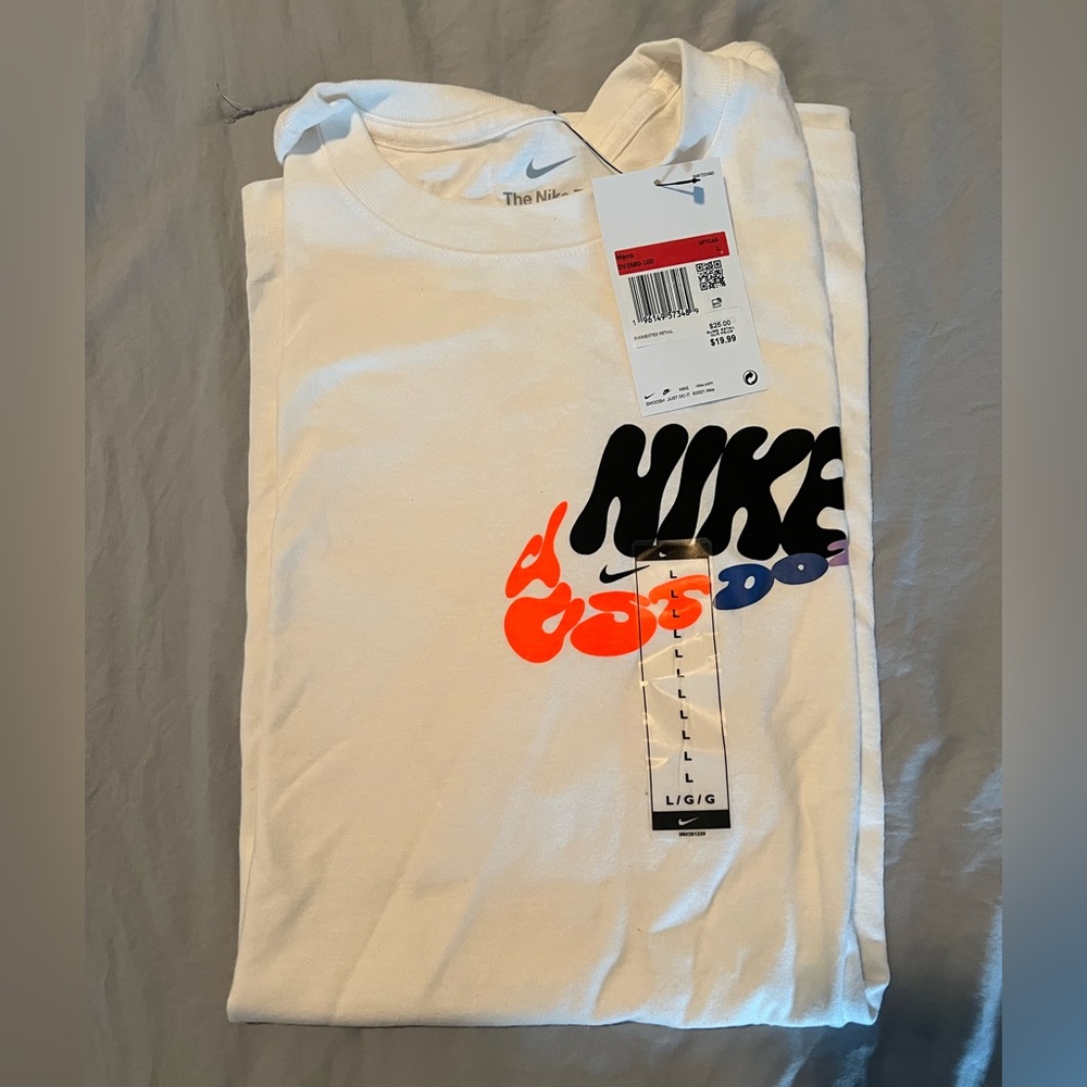 New men’s Nike T-shirt